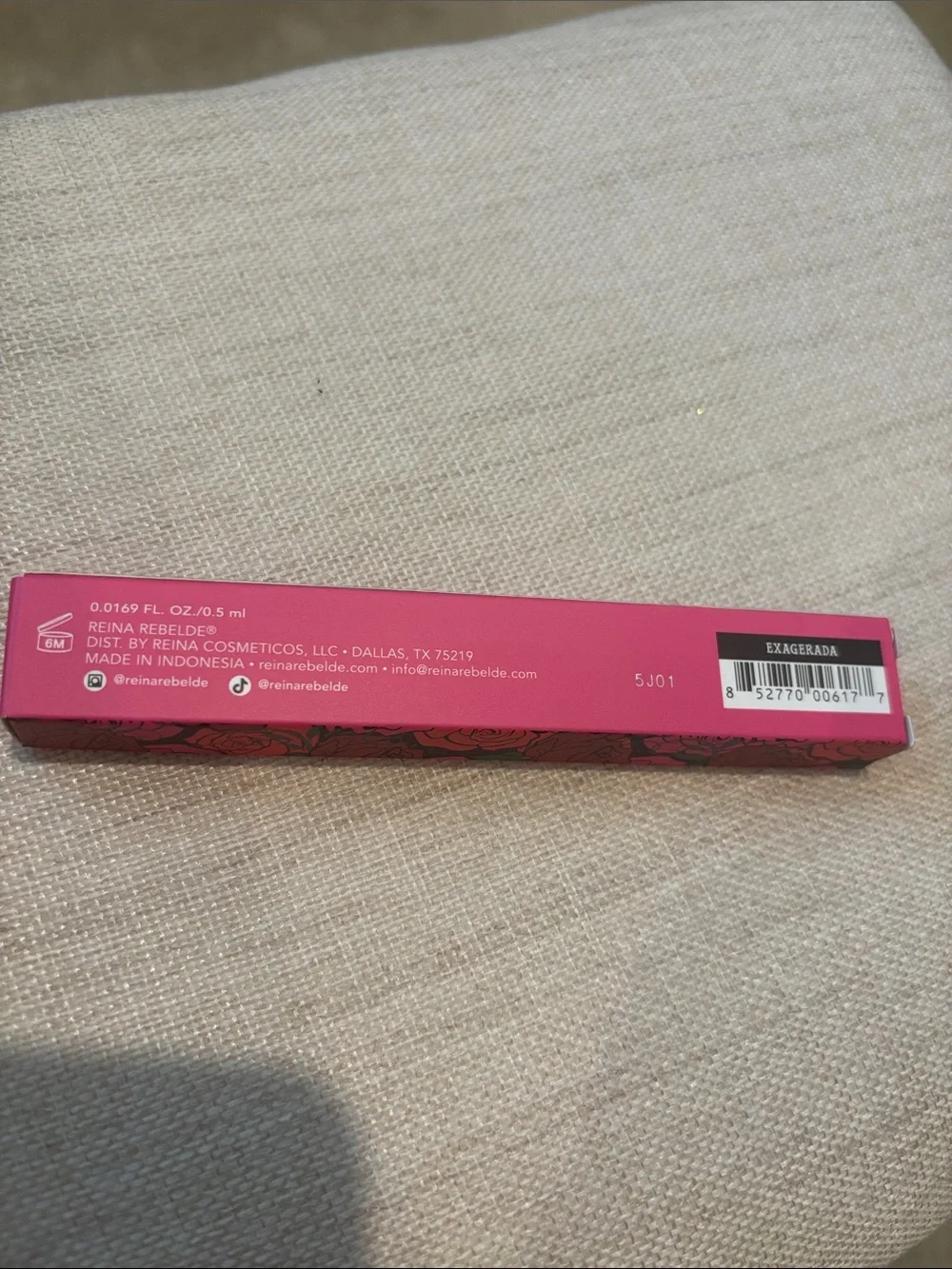 Reina Rebelde Liquid Matte Eye Definer - Hot Pink Packaging